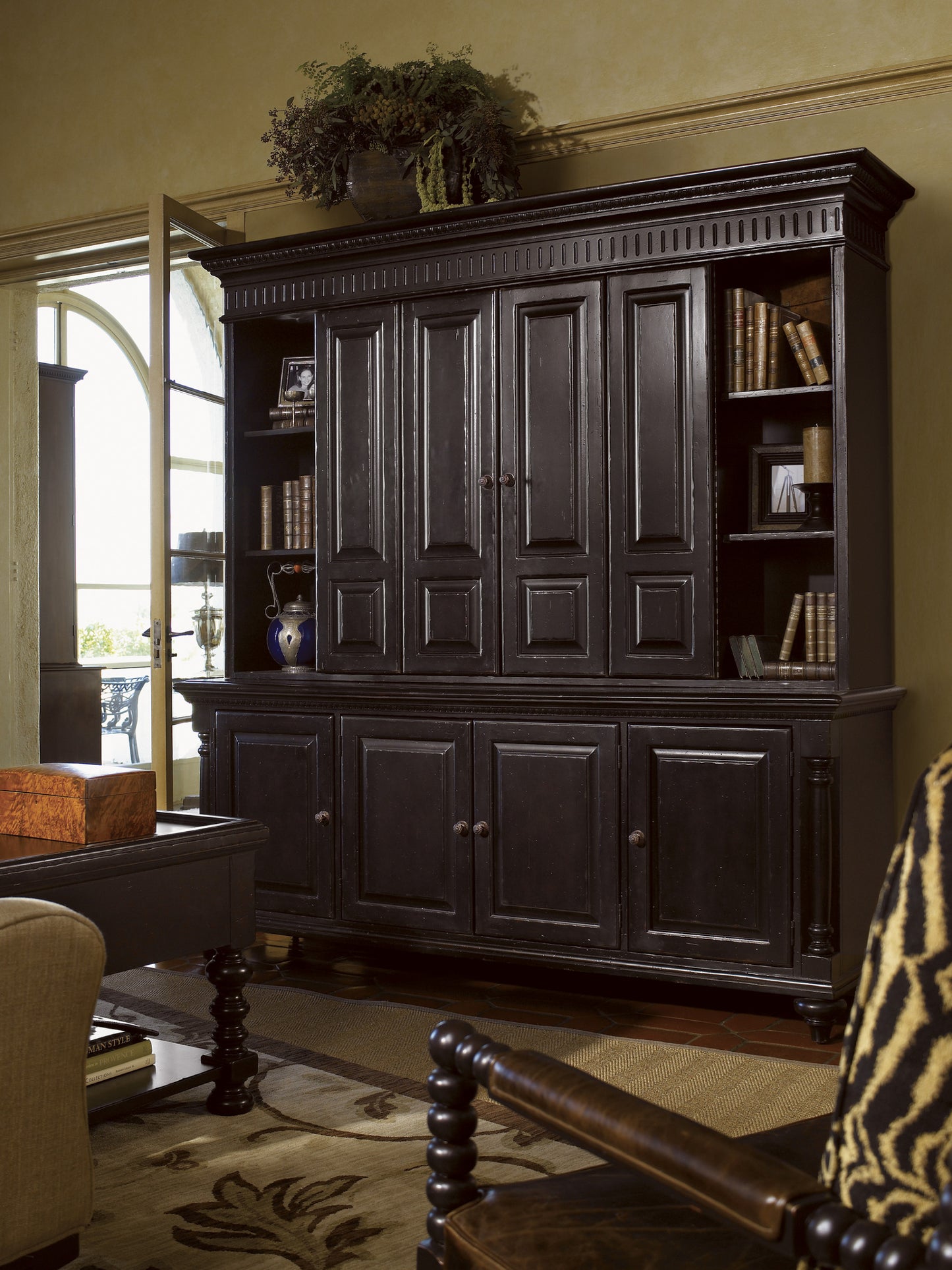 Kingstown Wellington Media Deck By Tommy Bahama