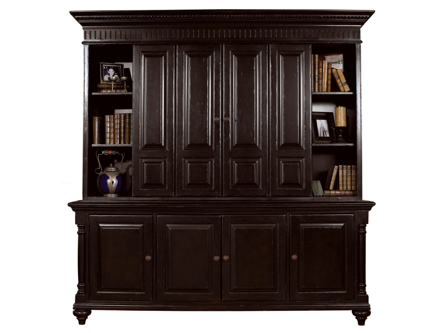 Kingstown Wellington Media Deck By Tommy Bahama