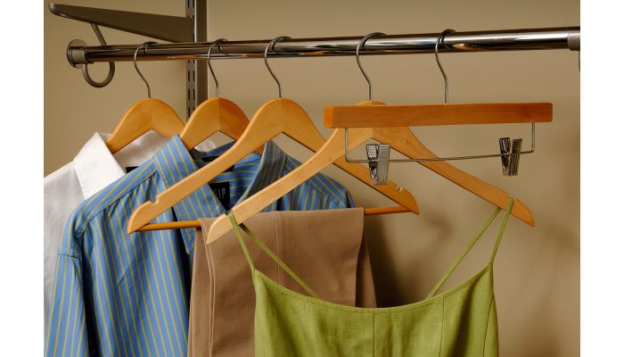 17" Natural Wood Suit Hanger W/ Suit Bar & Notches