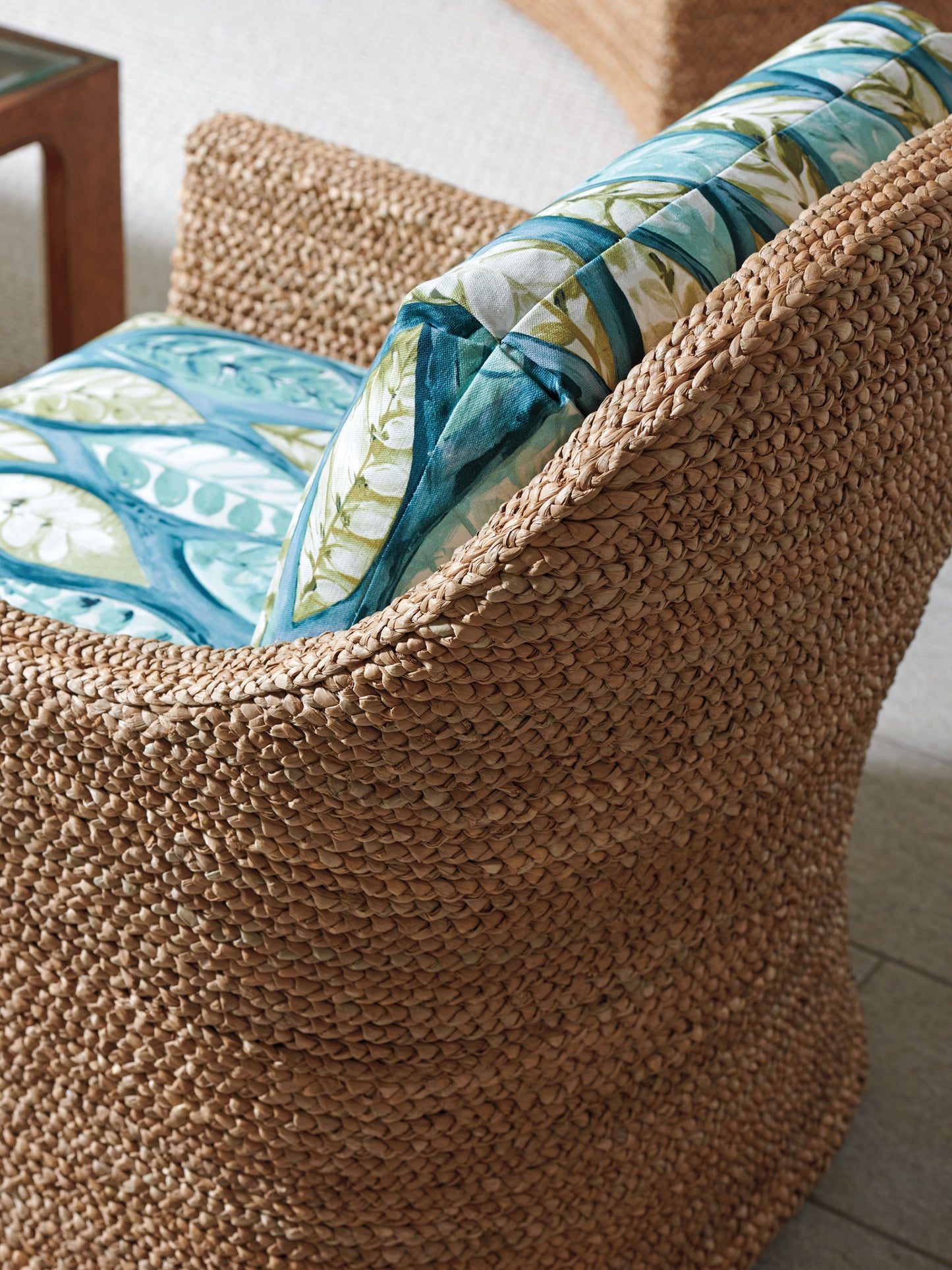 Palm Desert Soren Swivel Chair By Tommy Bahama