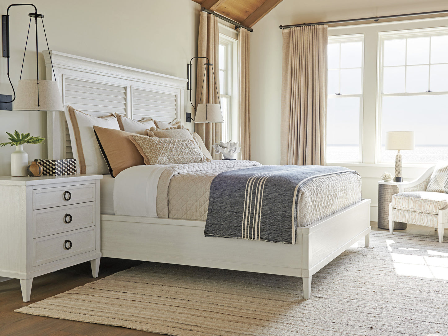 Ocean Breeze Royal Palm Louvered Bed