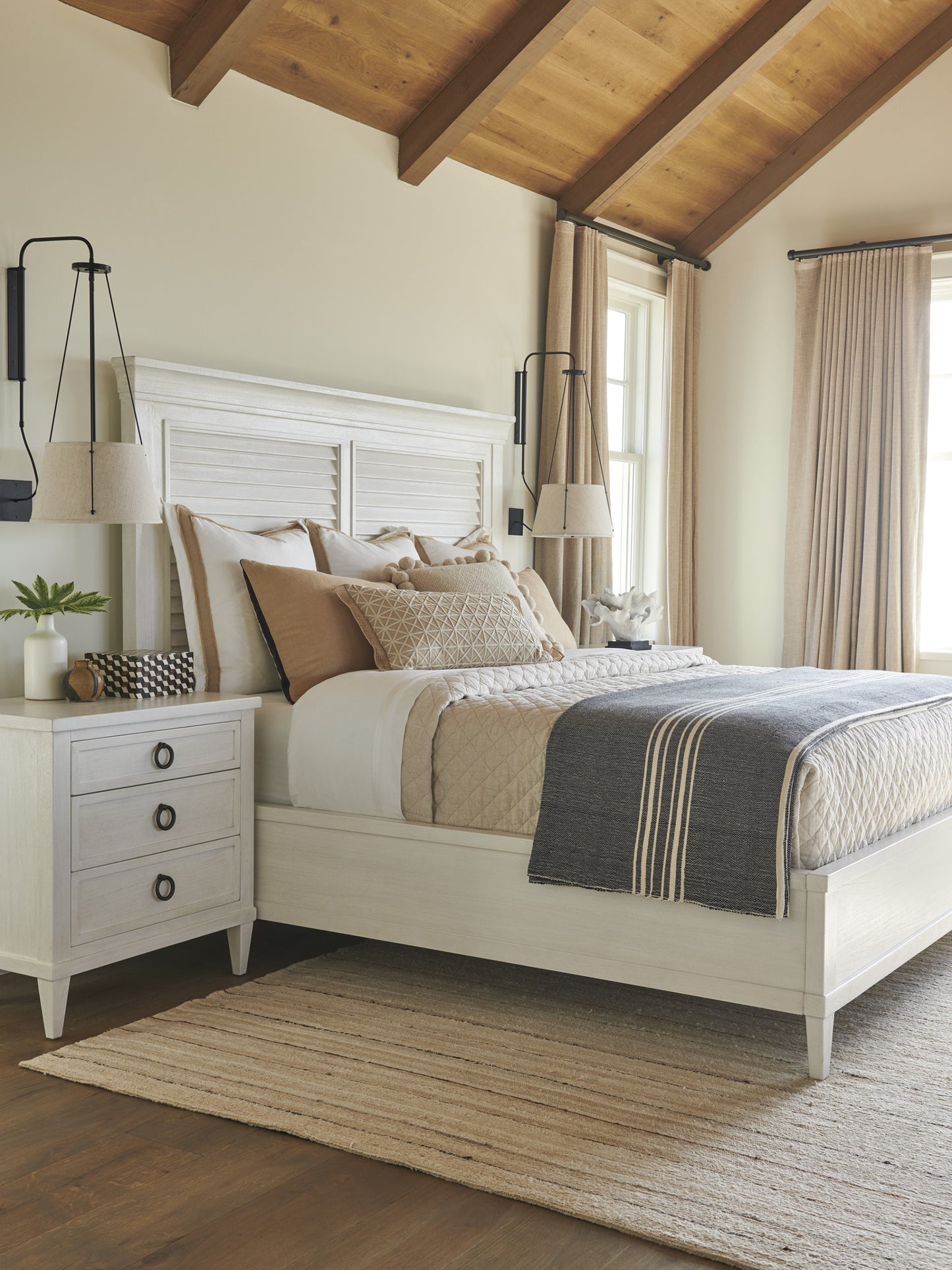 Ocean Breeze Royal Palm Louvered Bed