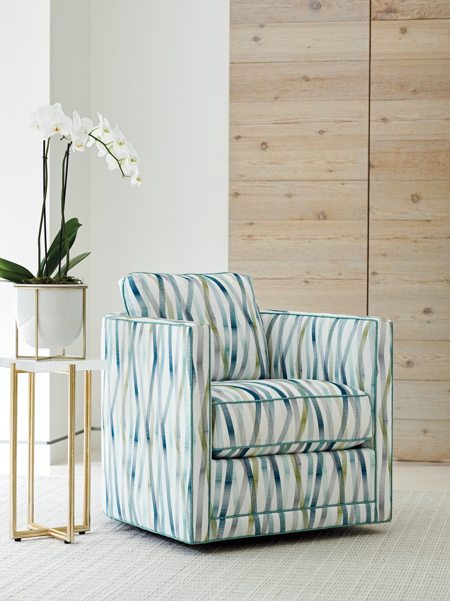 Palm Desert Hinsdale Swivel Chair