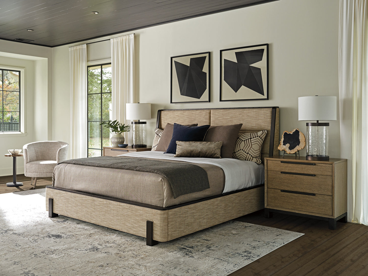 Lexington Zanzibar Barcelona Upholstered Bed