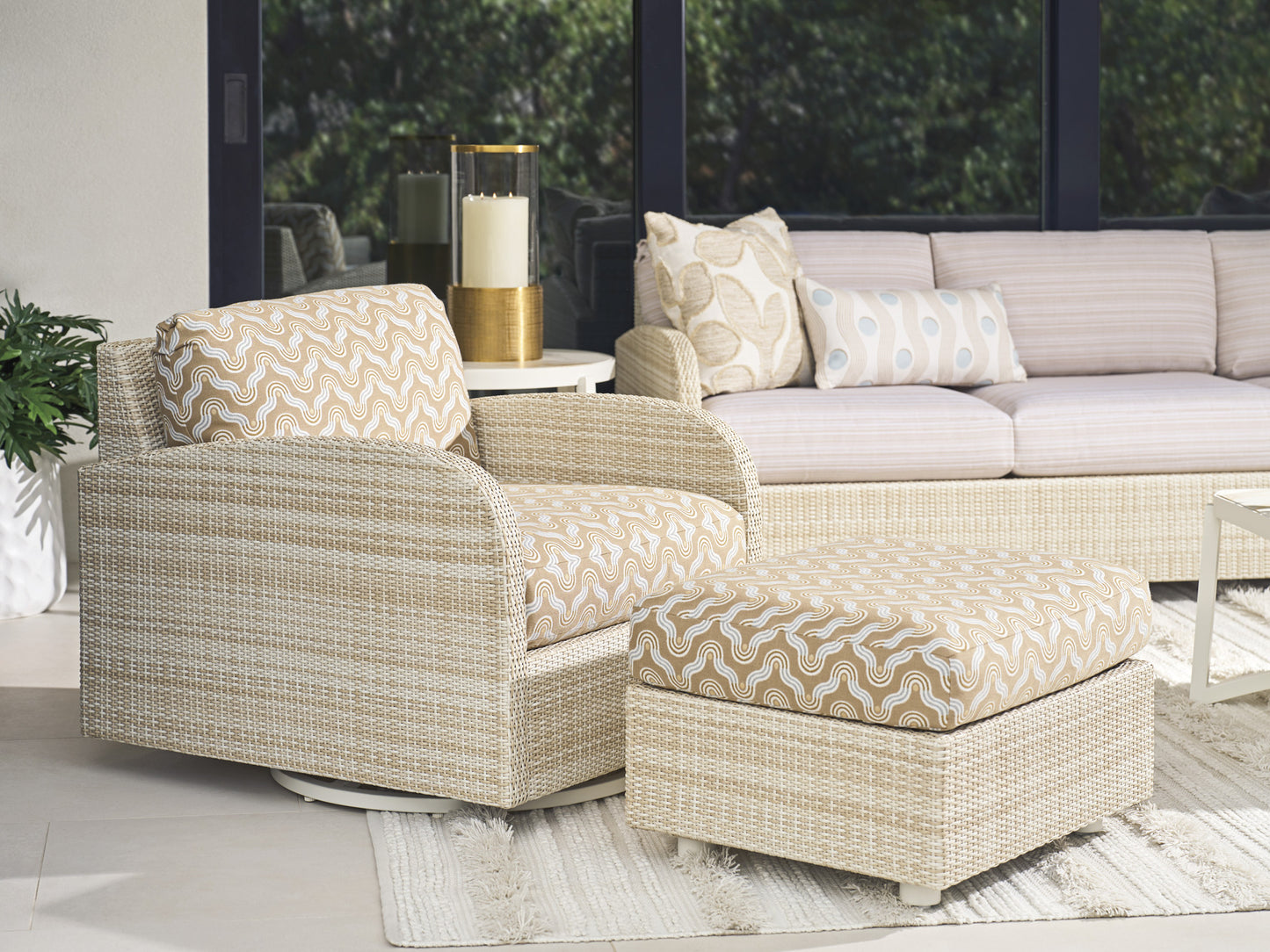 Tommy Bahama Sand Dune Swivel Lounge Chair