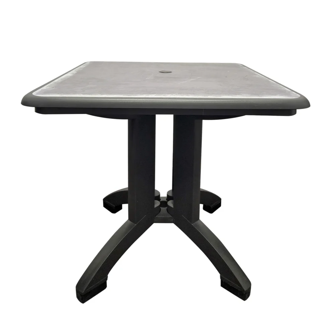Grosfillex Aquaba Table