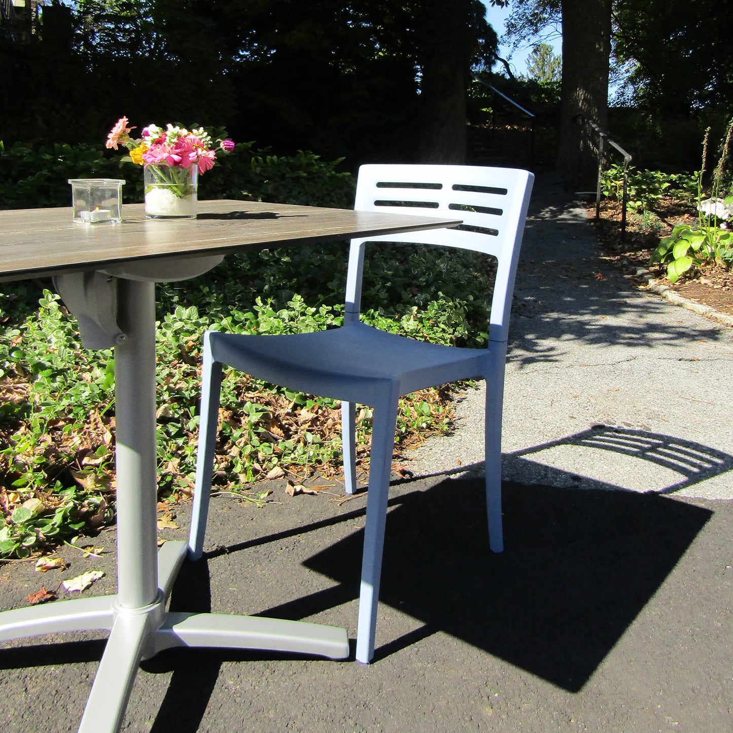 Grosfillex Vogue Sidechair