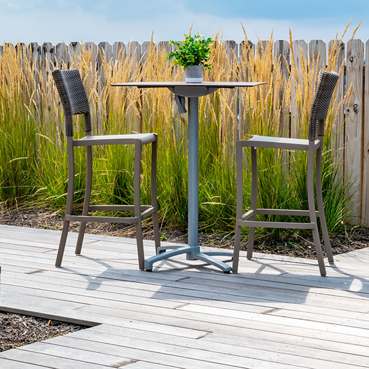 Grosfillex X1 Small Folding Base – Bar Height