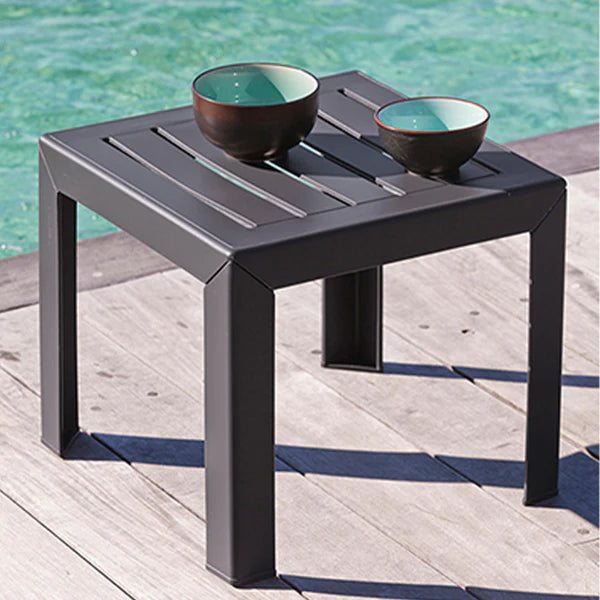 Grosfillex Bahia 16"x16" Low Table
