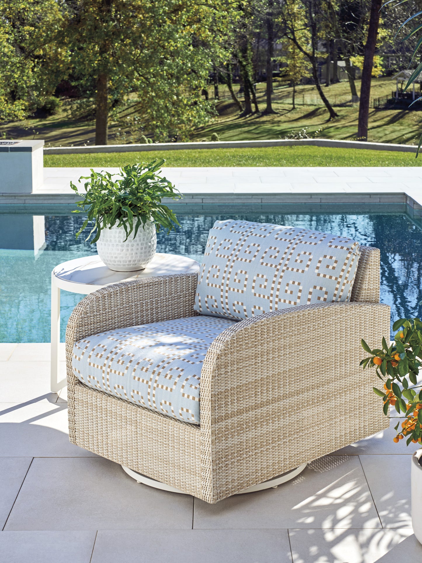 Tommy Bahama Sand Dune Swivel Lounge Chair