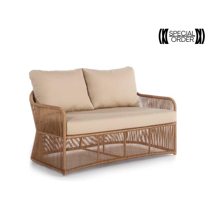 Calixto Loveseat