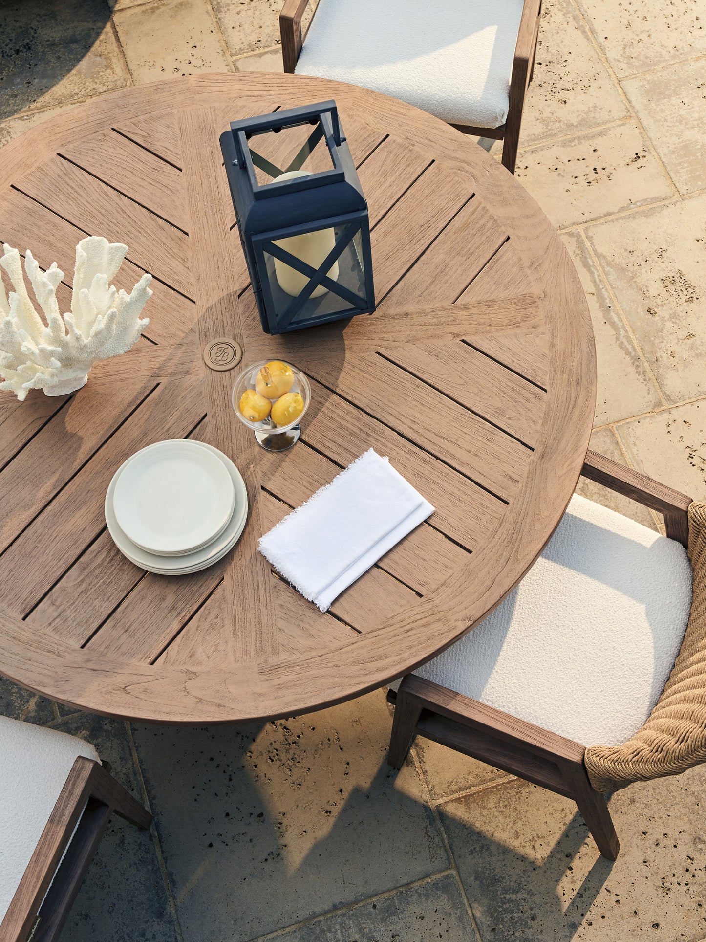Tommy Bahama Isle of Palms Round Dining Table
