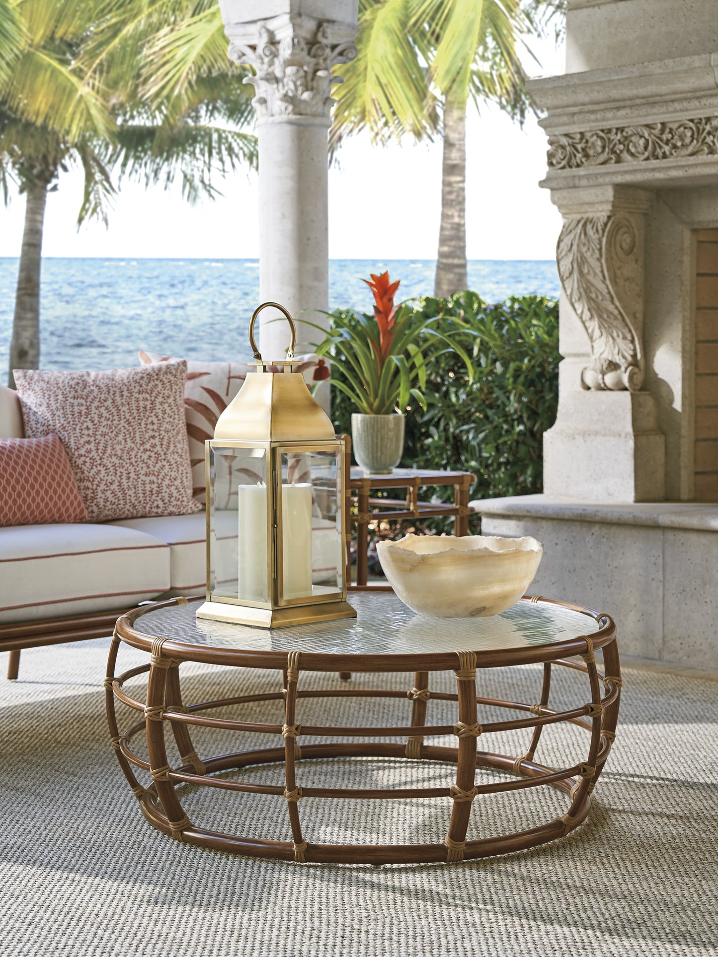 Tommy Bahama Sandpiper Bay Round Cocktail Table