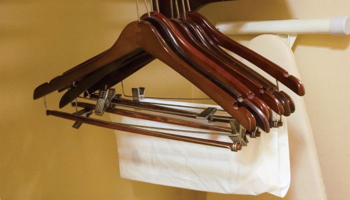 17" Walnut Wood Suit Hanger W/ Locking Bar & Notches