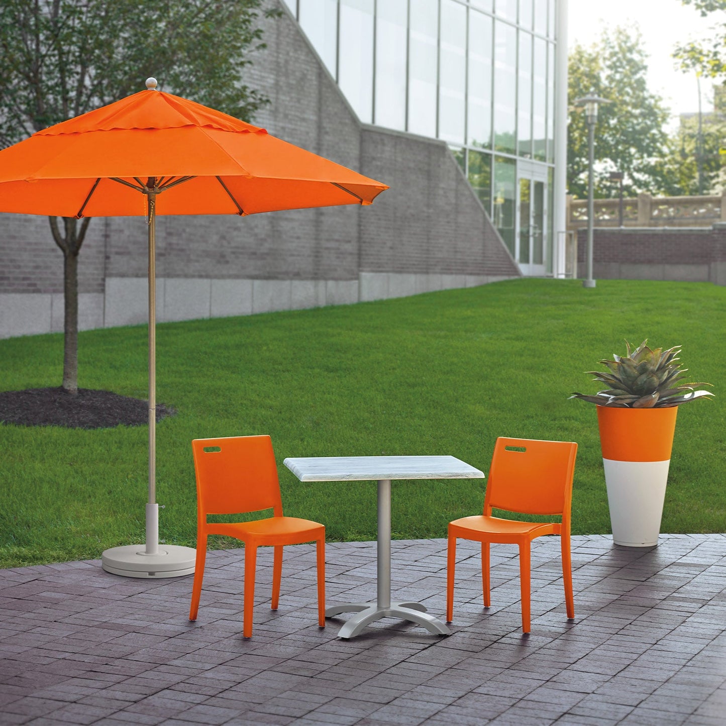 Grosfillex Metro Sidechair